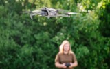 Pro manipulaci s dronem jsou zatím proškolené 2 osoby z organizace.