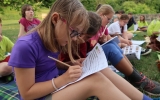 své zážitky děti zapisují do táborového deníku